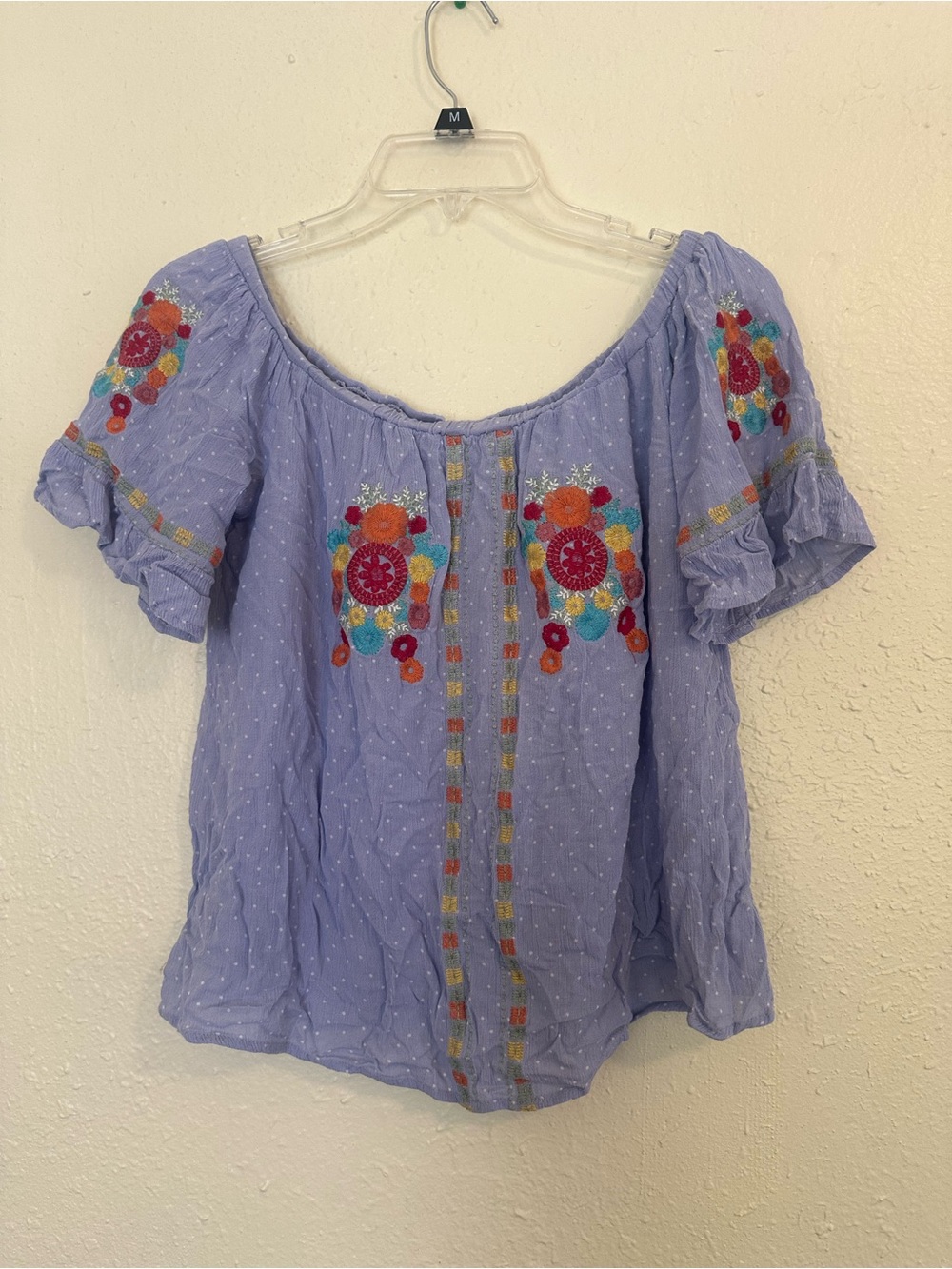 entro Lavender Embroidered Off-Shoulder Blouse EUC